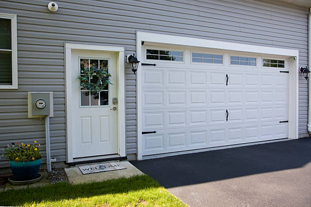 24/7 Emergency Garage Door Panel Replacement experts in Astor, FL